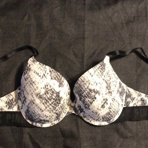 Snake Print VS Pink Bra